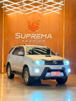 TOYOTA HILUX SW4 3.0 SRV 4X4 7 LUGARES 16V TURBO INTERCOOLER DIESEL 4P AUTOMÁTICO